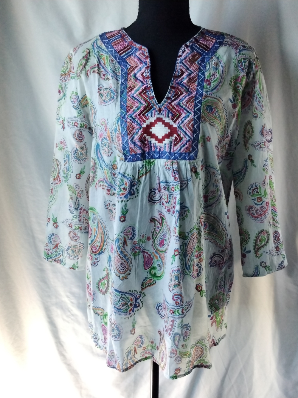 Magazine White Paisley Embroidered V-Neck Tunic